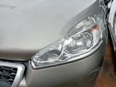 Peça sobressalente para automóvel em segunda mão farol / farolim esquerdo por peugeot 208 active referências oem iam 89000201