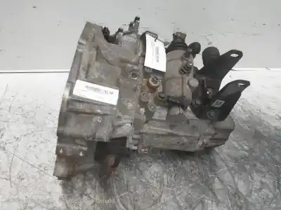 Second-hand car spare part gearbox for toyota picnic (m10) 2.2 td 90 cv / 66 kw oem iam references 90303486  