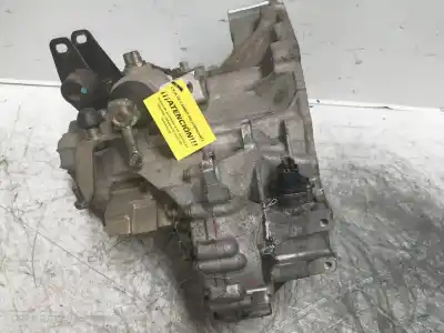 Second-hand car spare part gearbox for toyota picnic (m10) 2.2 td 90 cv / 66 kw oem iam references 90303486  