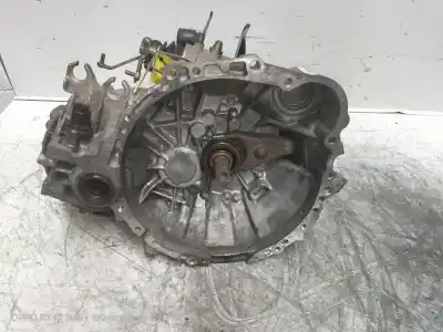 Second-hand car spare part gearbox for toyota picnic (m10) 2.2 td 90 cv / 66 kw oem iam references 90303486  