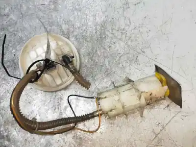 Peça sobressalente para automóvel em segunda mão bomba de combustivel por audi a4 berlina (b5) 2.4 referências oem iam 8d0201319  