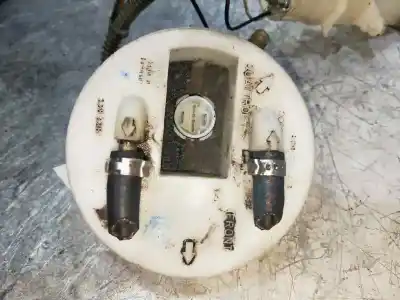 Peça sobressalente para automóvel em segunda mão bomba de combustivel por audi a4 berlina (b5) 2.4 referências oem iam 8d0201319  