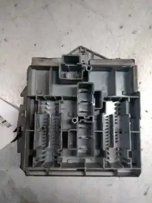 Recambio de automóvil de segunda mano de caja reles / fusibles para fiat stilo (192) 1.9 jtd cat referencias oem iam 46796538  33201