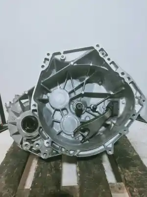 Second-hand car spare part gearbox for mazda 3 lim. () style oem iam references d6040