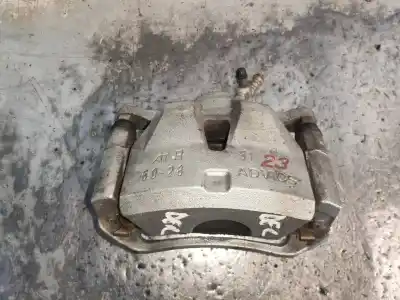 Peça sobressalente para automóvel em segunda mão pinça de travão dianteira direita por lexus is 300h referências oem iam 