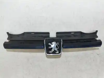 Second-hand car spare part Front Grille for PEUGEOT 605 2.5 Turbodiesel CAT OEM IAM references   