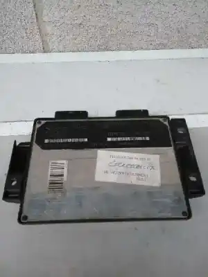 İkinci el araba yedek parçası ECU MOTOR KONTROL CIHAZI için PEUGEOT 206 BERLINA  OEM IAM referansları R04080030D 9648201580 80924F 9641390180