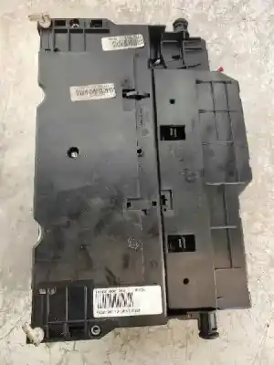 Second-hand car spare part fuse box unit for bmw x3 (e83) 2.0d oem iam references 8364542  