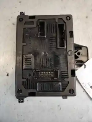 Second-hand car spare part fuse box unit for renault clio iii 1.5 dci diesel cat oem iam references 8201054128