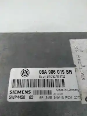 Автозапчастина б/у ебу контролер двигуна для seat leon (1m1) 1.6 посилання на oem iam 06a906019br simos21b 3122 5wp445002