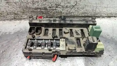 Peça sobressalente para automóvel em segunda mão caixa de fusíveis e relés por land rover range rover (lm) td6 vogue referências oem iam 8380409  