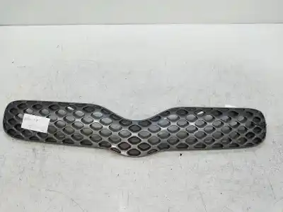 Автозапчастина б/у передня решіта для TOYOTA YARIS (NCP1/NLP1/SCP1) 1.4 D-4D Linea Luna Посилання на OEM IAM   