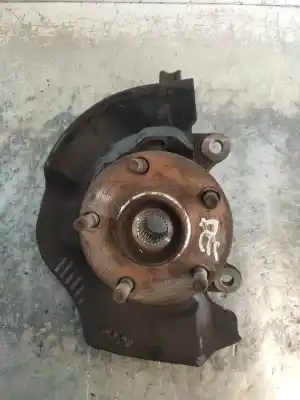 Second-hand car spare part front right knuckle for toyota corolla (e15) luna oem iam references 