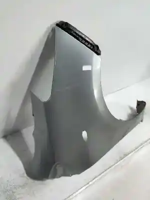 Peça sobressalente para automóvel em segunda mão guarda-lamas dianteiro direito por toyota yaris connect referências oem iam   