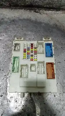 Second-hand car spare part FUSE BOX UNIT for FORD FOCUS TURN. (CB8)  OEM IAM references DV6T14A073BF  EM5T14014GLA