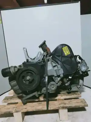 Pezzo di ricambio per auto di seconda mano motore completo per chrysler voyager (rg) 2.4 se riferimenti oem iam b00 24l 3y556734r