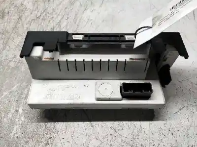 Second-hand car spare part multifunction display for renault clio iii dynamique oem iam references 8200755144  