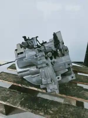 Second-hand car spare part gearbox for kia cee´d active oem iam references r61773  295595