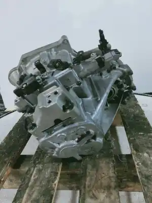 Second-hand car spare part gearbox for kia cee´d active oem iam references r61773  295595