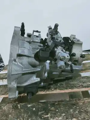 Second-hand car spare part gearbox for kia cee´d active oem iam references r61773  295595