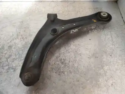 Peça sobressalente para automóvel em segunda mão braço de suspensão inferior dianteiro direito por ford fiesta (cb1) ambiente referências oem iam 