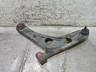 Автозапчастина б/у передній лівий нижний рычаг підвіски для toyota yaris (ncp1/nlp1/scp1) 1.4 d-4d linea luna посилання на oem iam 