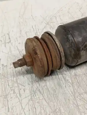Second-hand car spare part front right shock absorber for renault maxity 2.9 diesel oem iam references   