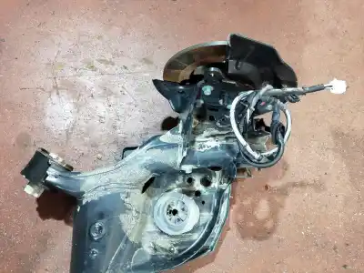 Peça sobressalente para automóvel em segunda mão charrió / suporte de eixo de trás por mazda 3 berlina (bp) evolution referências oem iam   