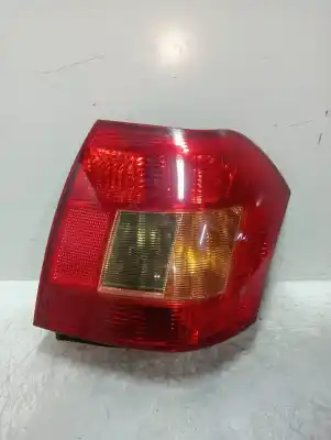 Tweedehands auto-onderdeel linker achterlamp voor toyota corolla (e12) 2.0 d-4d linea sol berlina oem iam-referenties 