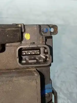 Second-hand car spare part rear right central locking system for renault clio iii authentique oem iam references   