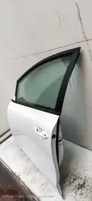 Second-hand car spare part left front door for kia cee´d tech oem iam references   