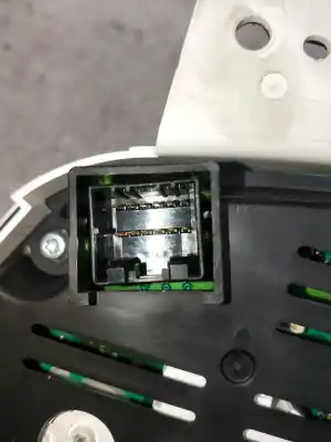 Peça sobressalente para automóvel em segunda mão quadrante por kia cee´d concept referências oem iam 940241h131  