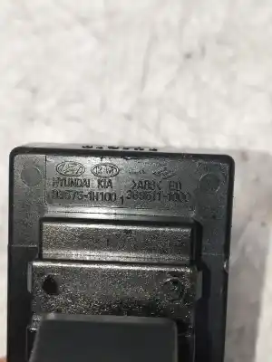 Second-hand car spare part right front power window switch for kia cee´d concept oem iam references 935751h100  935751h100