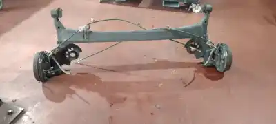 Автозапчастина б/у задня вісь для toyota yaris (ncp1/nlp1/scp1) 1.4 d-4d linea luna посилання на oem iam 