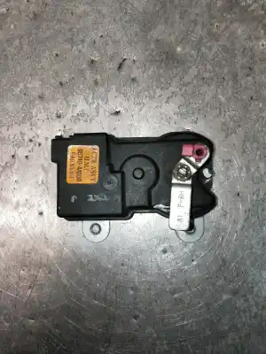 Recambio de automóvil de segunda mano de MOTOR CIERRE CENTRALIZADO DELANTERO DERECHO para HYUNDAI H 1  referencias OEM IAM 957404A050  