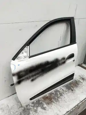 Second-hand car spare part left front door for dacia spring electric extreme 65 cv / 48 kw oem iam references   