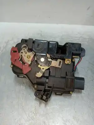 Peça sobressalente para automóvel em segunda mão Motor De Fechadura Central Traseiro Direito por AUDI A4 BERLINA (8E) 2.5 V6 24V TDI Referências OEM IAM   