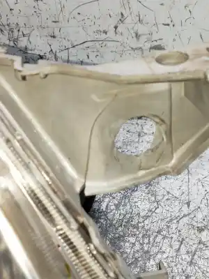 Second-hand car spare part right headlight for mazda premacy (cp) 2.0 turbodiesel cat oem iam references   