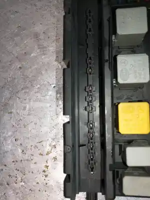Second-hand car spare part fuse box unit for volkswagen crafter combi (2e) combi 30 oem iam references a9065450401  518817028