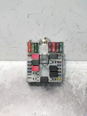 Pezzo di ricambio per auto di seconda mano scatola relè/fusibili per alfa romeo 147 (190) 1.9 jtd distinctive riferimenti oem iam 51742419