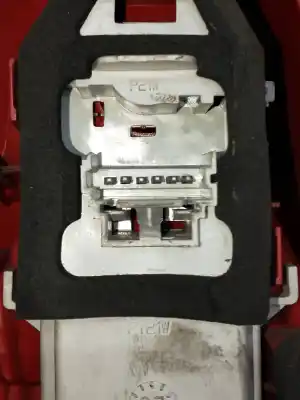 Автозапчасти б/у правый задний фонарь за renault clio ii fase ii (b/cb0) ссылки oem iam 8200071414  