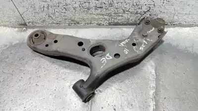 Peça sobressalente para automóvel em segunda mão braço de suspensão inferior dianteiro direito por toyota auris active referências oem iam   