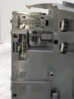 Peça sobressalente para automóvel em segunda mão comutador de limpa vidros por renault clio iii pack dynamique referências oem iam 88103009298  0199082821