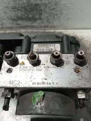 Peça sobressalente para automóvel em segunda mão abs por renault clio iii confort expression referências oem iam 0265232077  8200747140