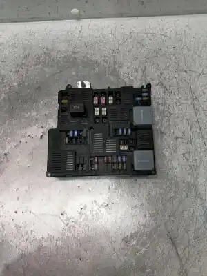 Tweedehands auto-onderdeel relais/zekeringenkastje voor volvo v60 familiar * oem iam-referenties 32212299