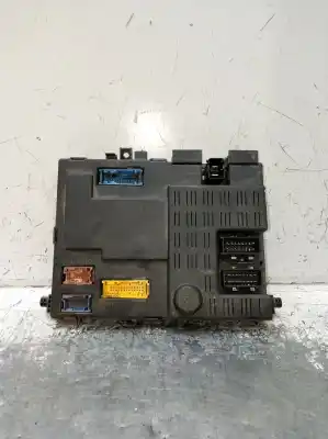 Pezzo di ricambio per auto di seconda mano SCATOLA RELÈ/FUSIBILI per CITROEN XSARA (N1) 2.0 HDI 90 Riferimenti OEM IAM 9639087680  