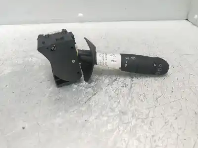 Peça sobressalente para automóvel em segunda mão comutador de limpa vidros por dacia sandero 1.4 cat referências oem iam 8200792587