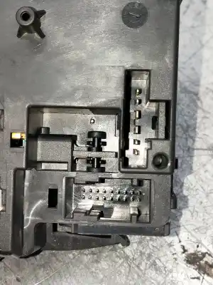 Peça sobressalente para automóvel em segunda mão comandos de alavanca por renault clio iii confort dynamique referências oem iam 88103003246  0167060418