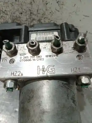 Peça sobressalente para automóvel em segunda mão abs por opel combo tour 1.3 cdti 16v referências oem iam 0265800443 13182319 0265231583