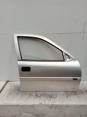 Recambio de automóvil de segunda mano de PUERTA DELANTERA DERECHA para OPEL VECTRA B (J96)  referencias OEM IAM   